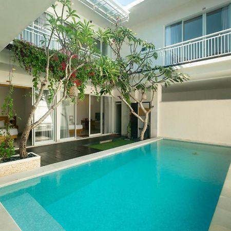 Villa Bahagia By Bukit Vista ジンバラン エクステリア 写真